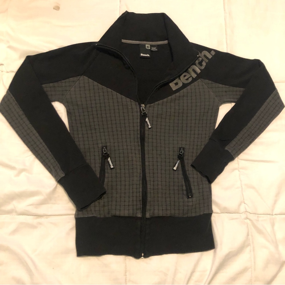 3/40$BENCH - Grey/Black Sport Sweater
